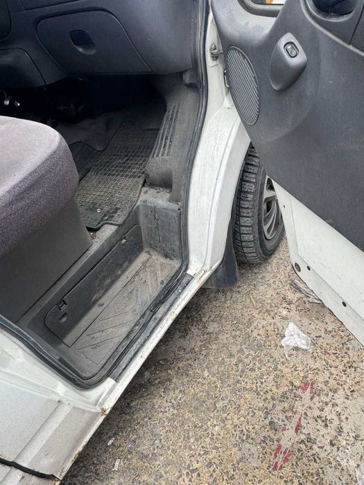 ПРОДАМ Ford Transit (грузовой микроавтобус)