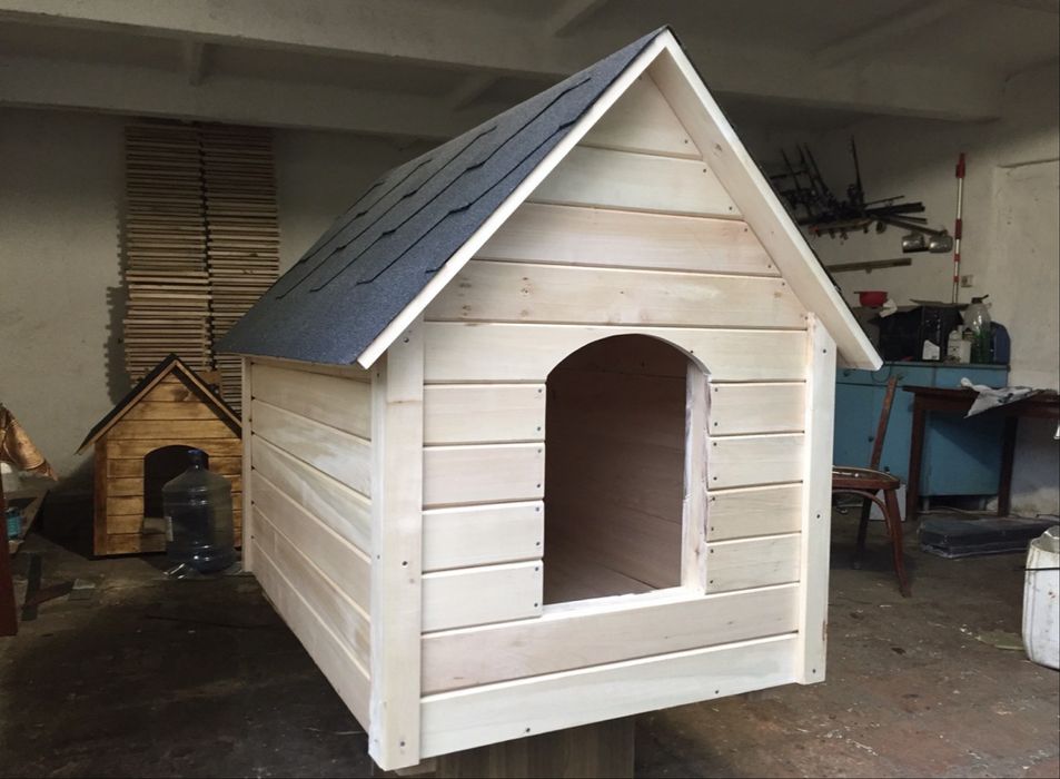 Будки утеплені та прості