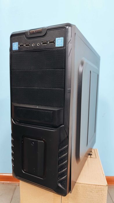 Корпус для ПК у гарному стані.