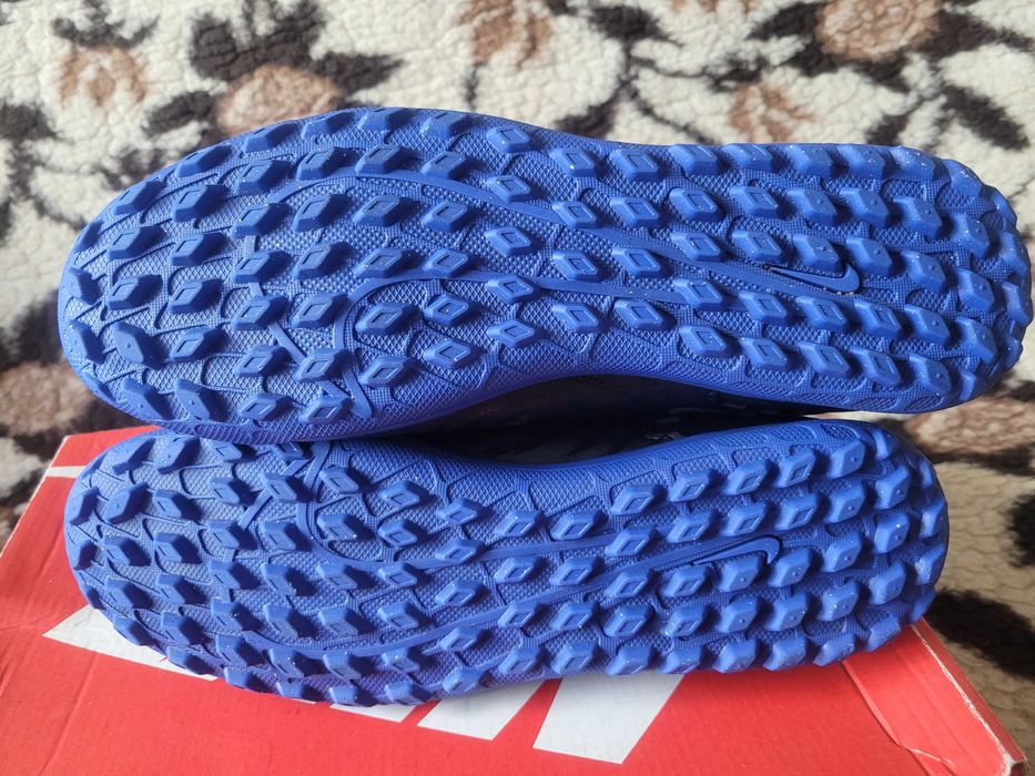 Ekstra buty piłkarskie Nike Phantom GX Club Turf wkł.27,5 cm superstan