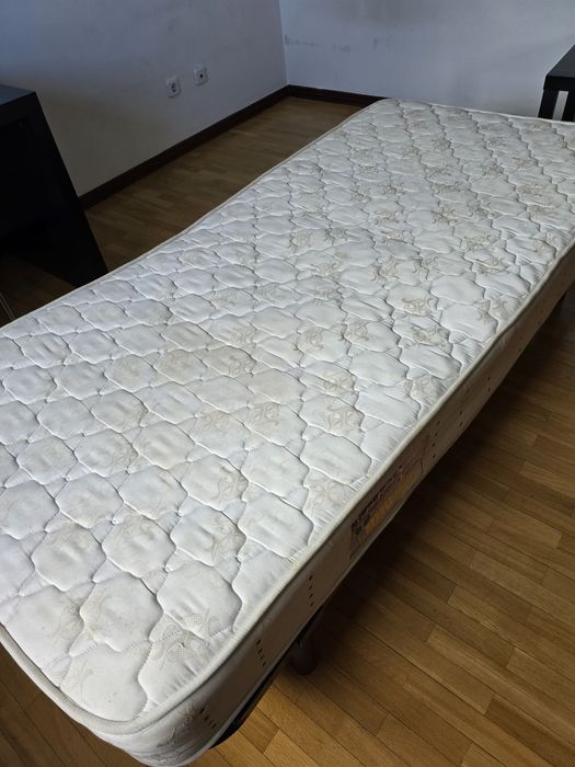 Cama de solteiro