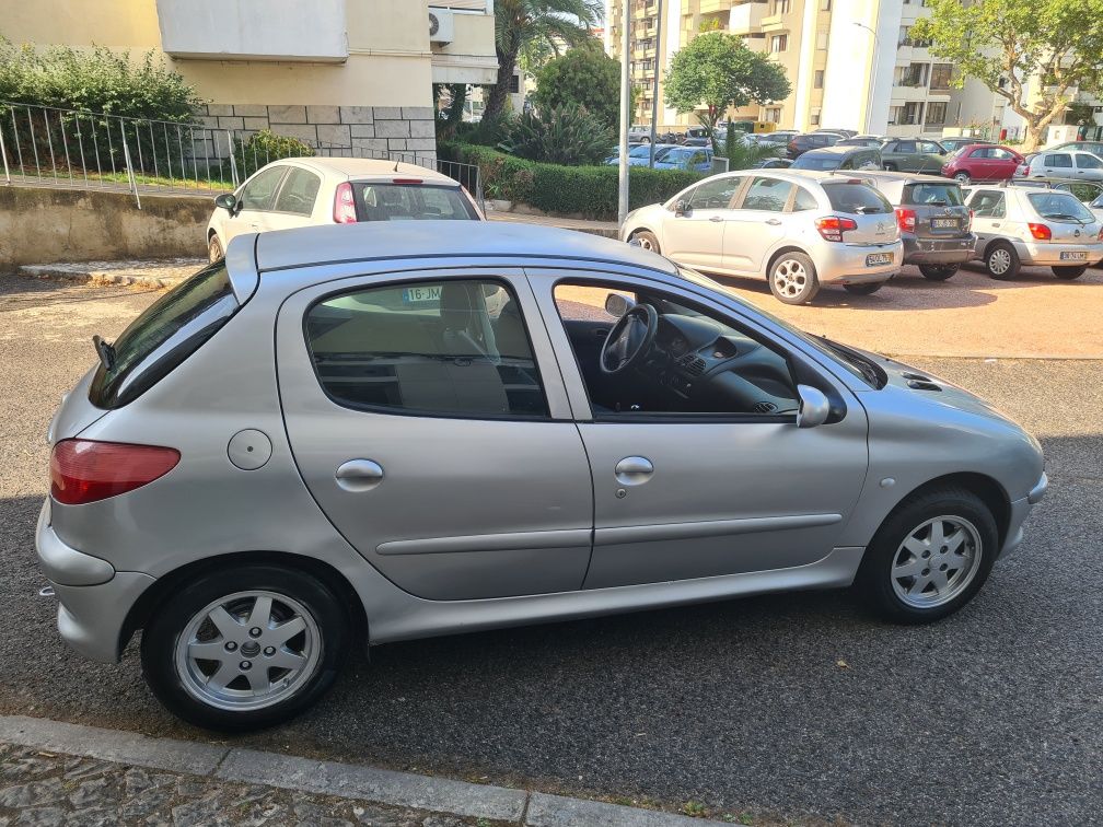 Pegeout 206 gasolina 1.1 2002