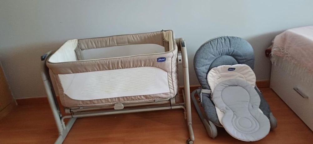 Berço Móvel e Cadeira com 2 funções