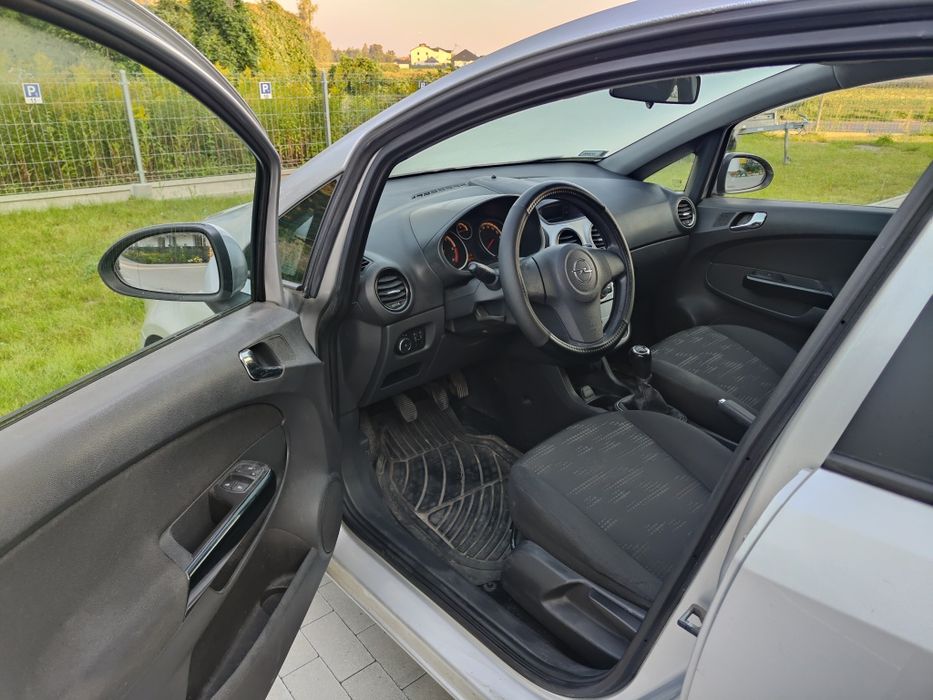 Opel Corsa D 1.3 CDTI 2011 rok