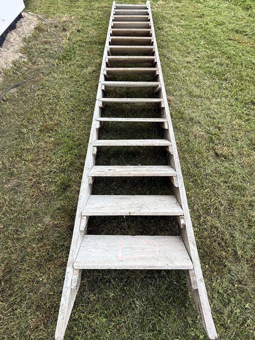 Schody budowlane drewniane tymczasowe