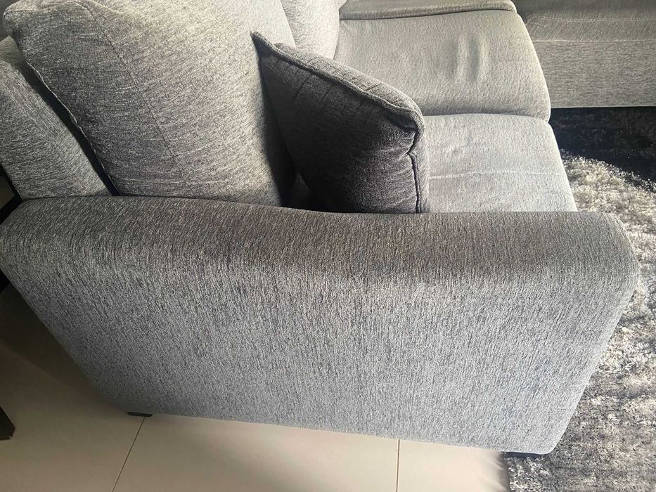 Sofá chaise long cinzento