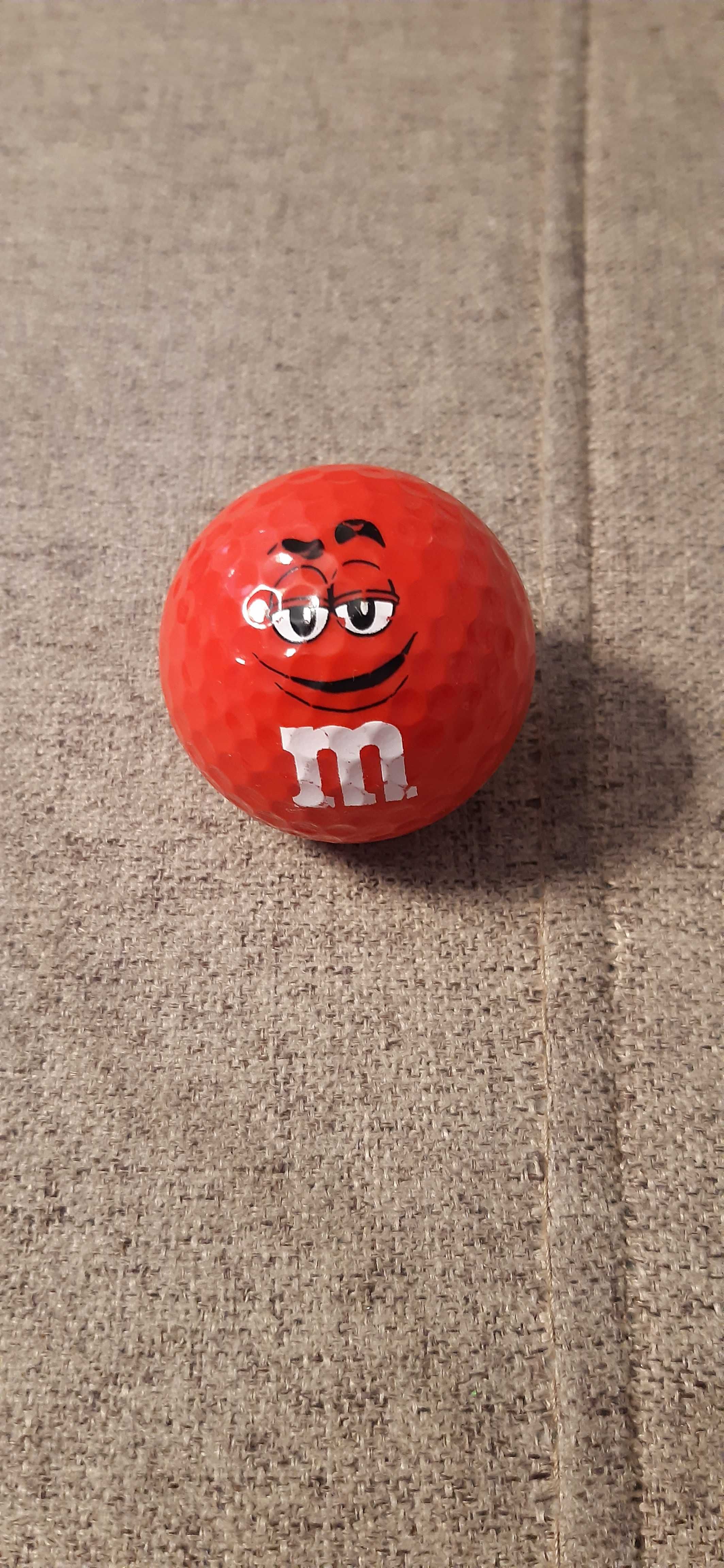 kolekcjonerska piłka golfowa do golf ze sklepu M&M's z Londynu