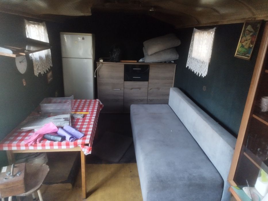 Barakowóz na kołach ogromny