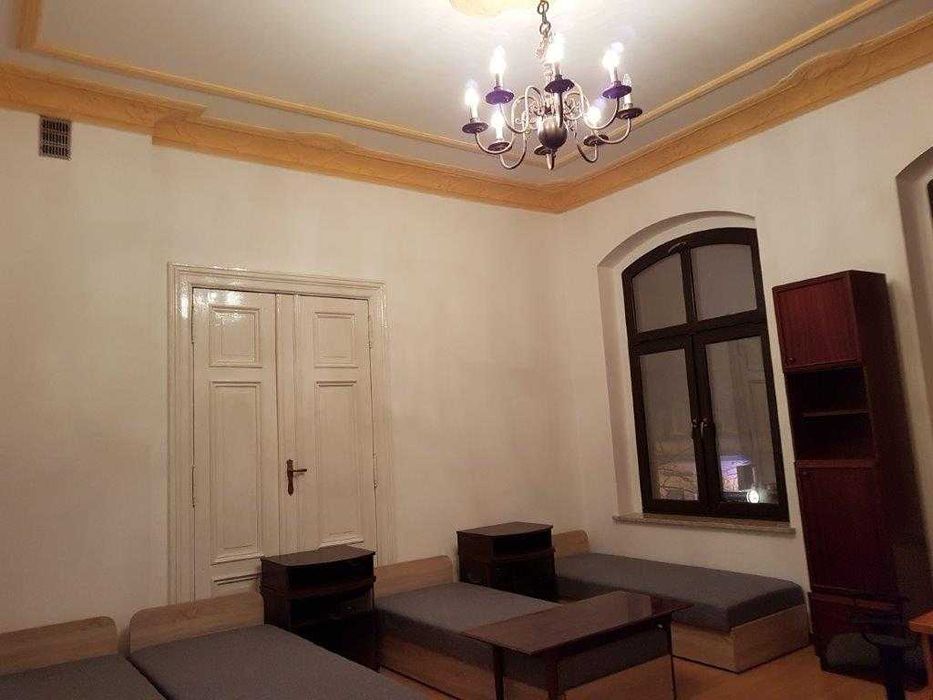 mieszkanie 1sze piętro 4 pokoje  141 m2  centrum Gliwice,