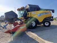 Комбайн New Holland CX8080
