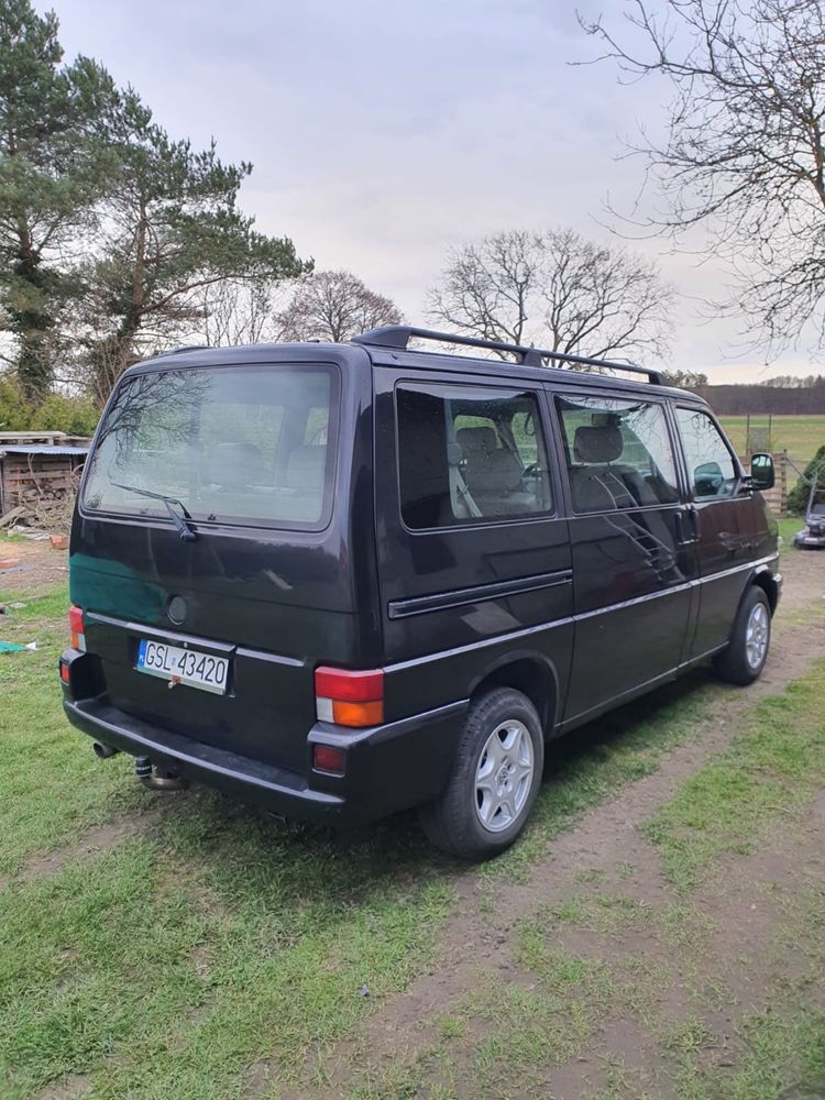 VW Caravelle 2.5