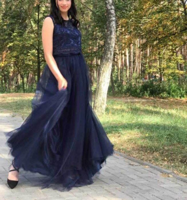 Вечернее, выпускное : топ и длинная пышная юбка из фатина