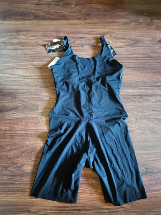 Nowe z metkami body wyszczuplające Maidenform XL z nogawkami