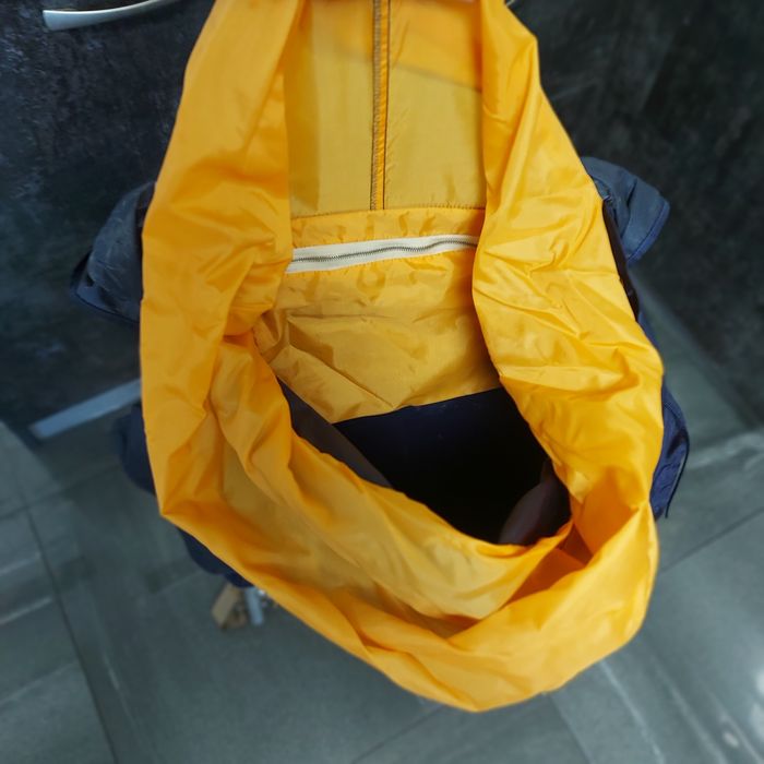 Duży plecak turystyczny / wyprawowy na aluminiowym stelażu.