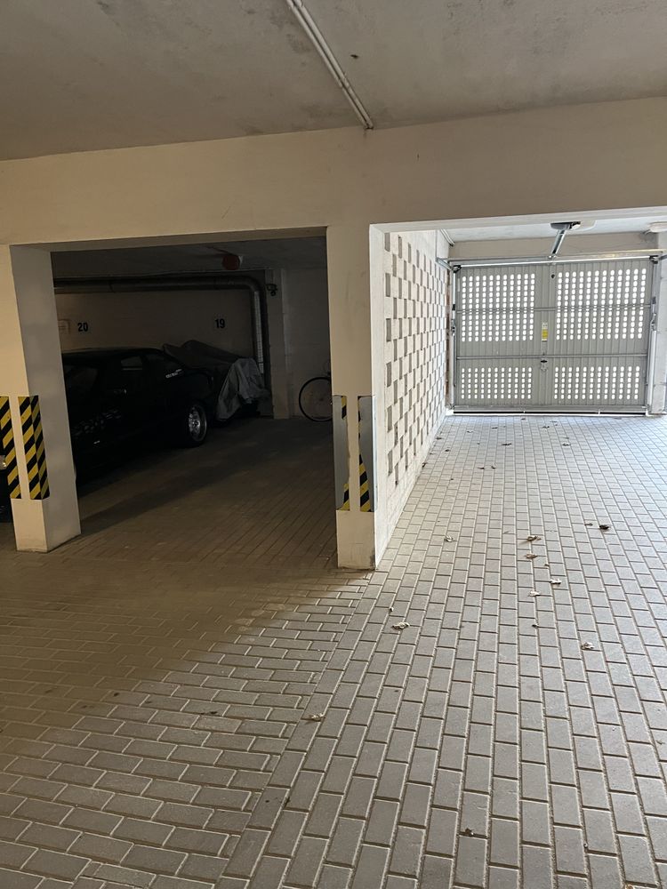 Garaż, miejsce postojowe, parking