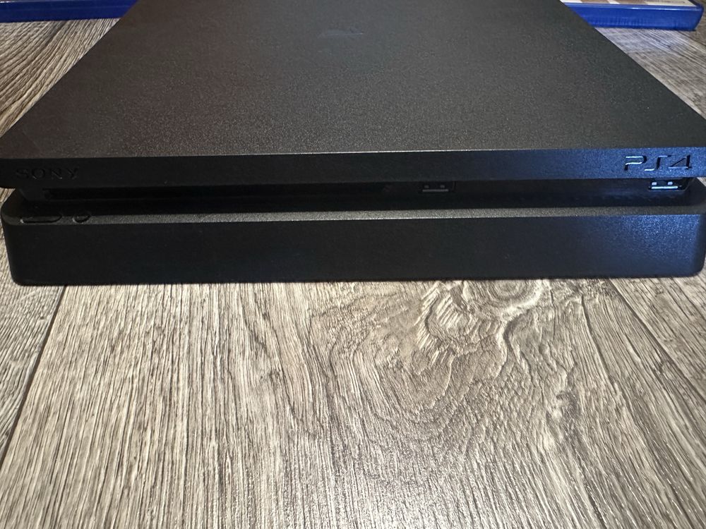 Ps4 slim 500gb 8 gier