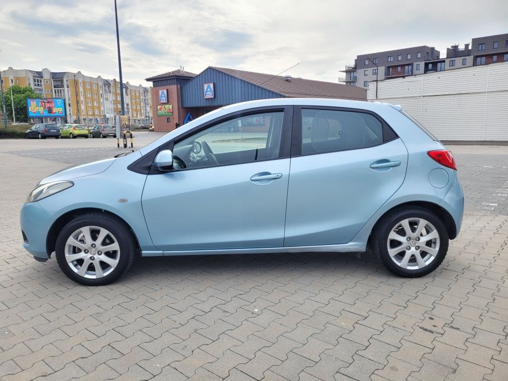 Mazda 2 1.3 Benzyna 75km-2009 rok-Klima-Oszczędna-5 Drzwi