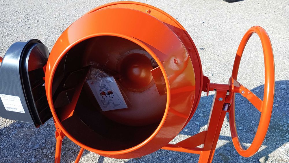 Nowa Betoniarka wolnospadowa  ALTRAD Gwarancja 230V