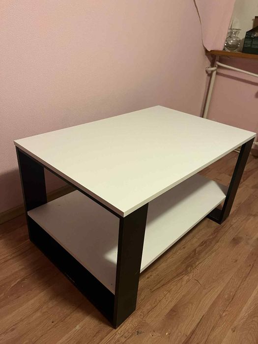 Stolik ,ława w dobrym stanie