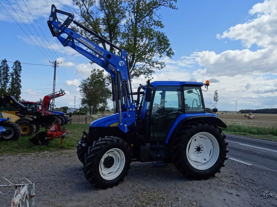 New Holland TS 115 z turem