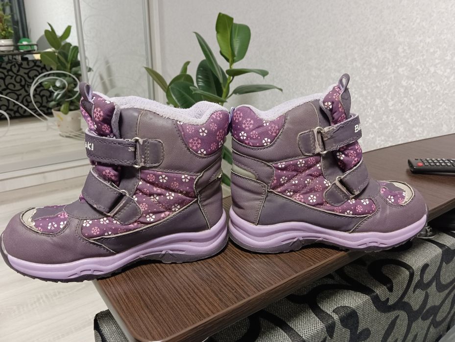 Продам сапожки BI&KI