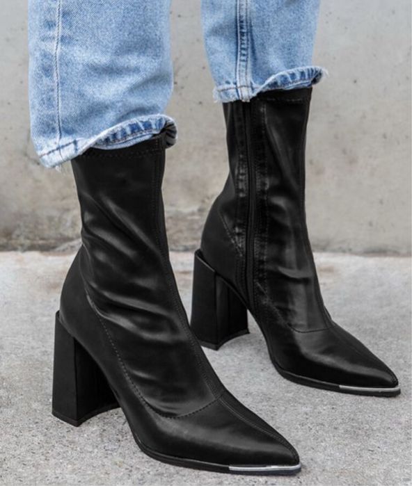 Елегантні чорні ботильйони