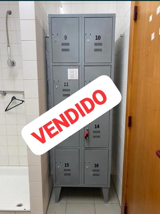 2 Armários Cacifos em Metal – 6 e 8 Portas – 200€ Cada