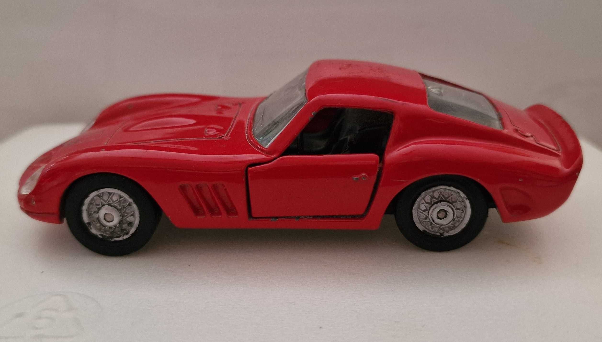 Ferrari 250 GTO / Maisto 1:38