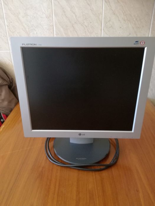 ∆ monitor lg 17