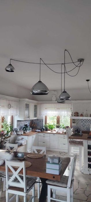 Lampa do salonu pająk