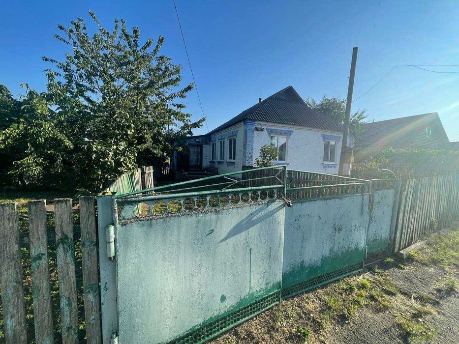 Продається будинок у селі, 60 соток, цегляний, асфальт до двору!