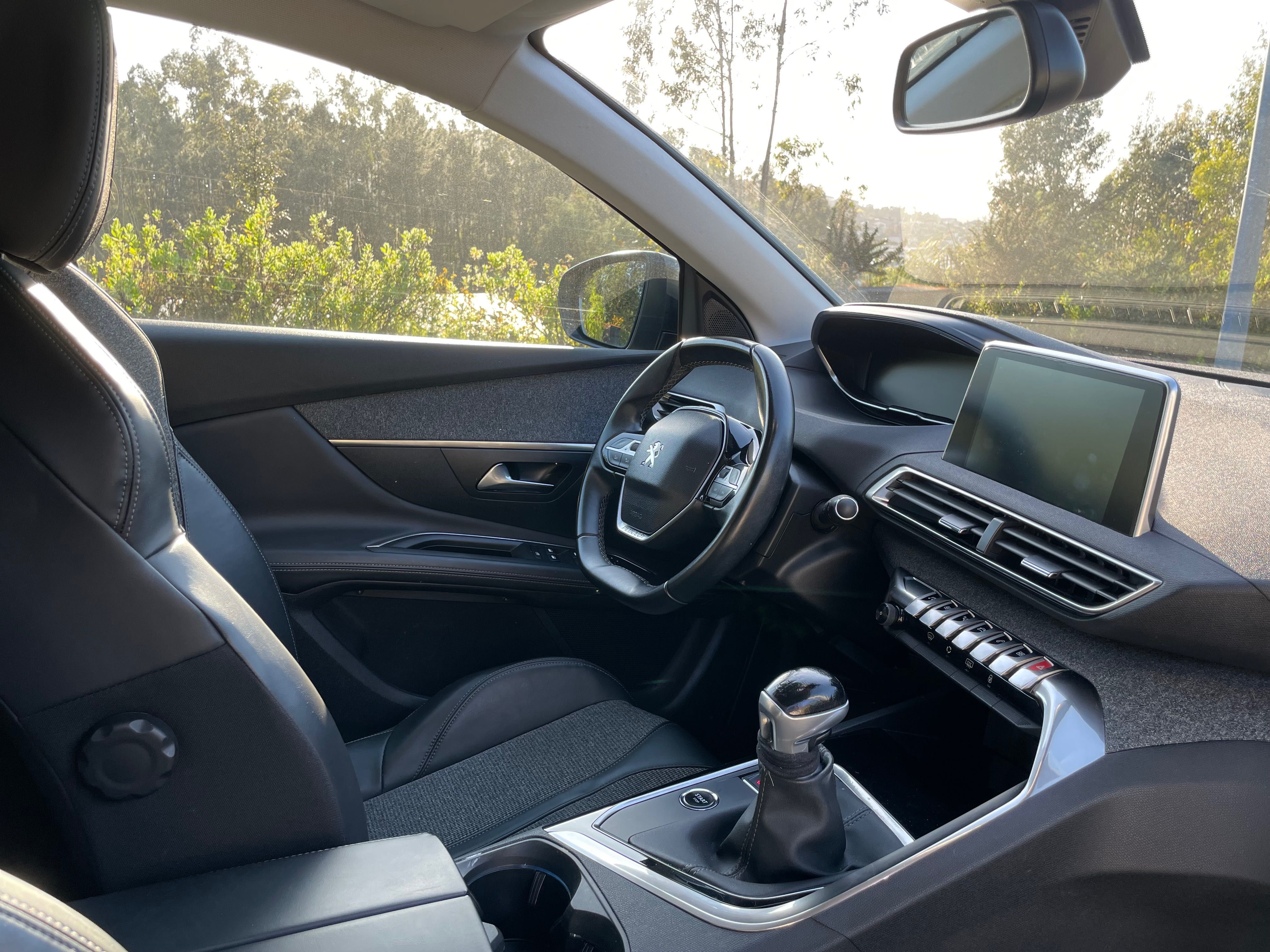 Peugeot 3008 Allure 1.5 BlueHDi Diesel – Excelente estado