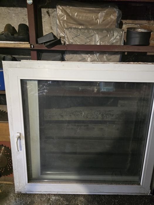 Okna 129 x 122 2 szt