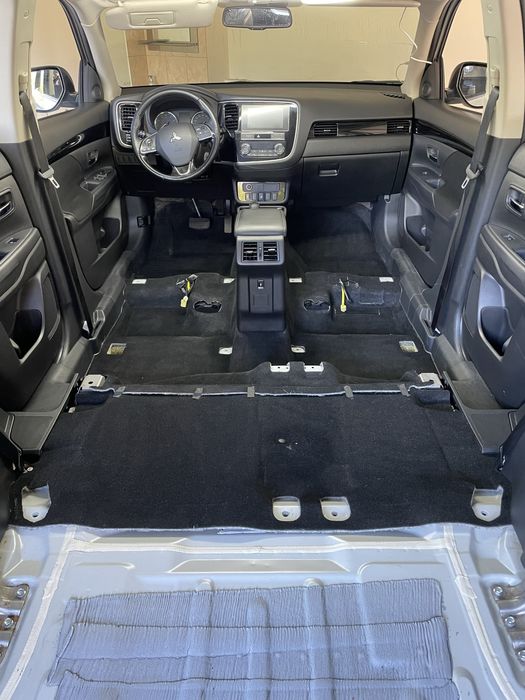 Хімчистка авто, полірування та нанесення твердого воску кераміки мийка