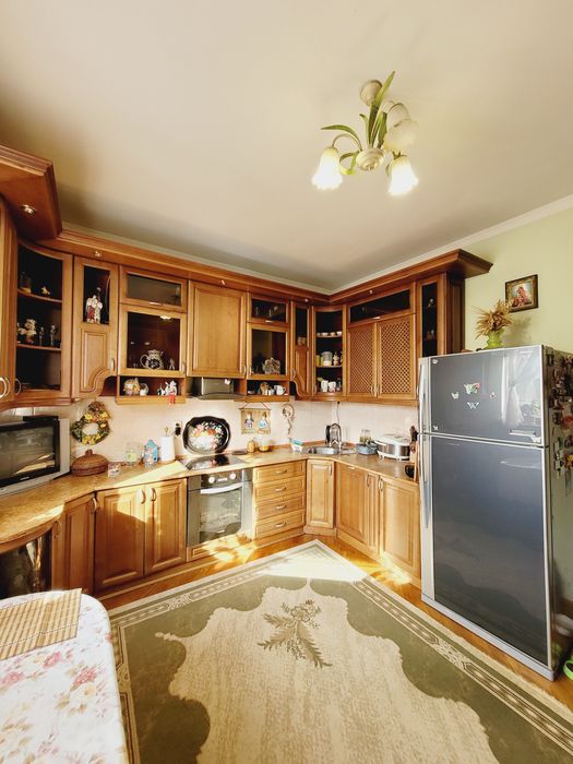 Продам вишуканий будинок в елітному р-ні Станишівки