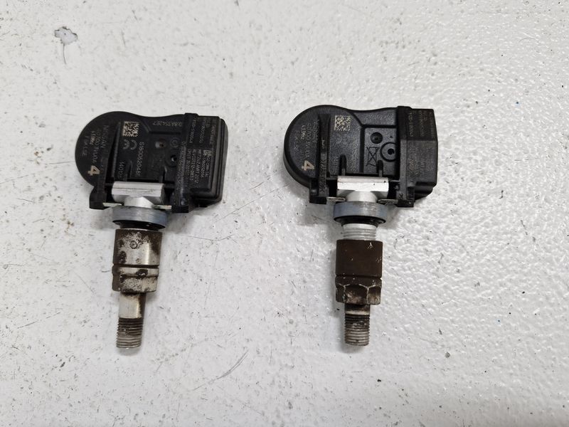 NISSAN QASHQAI II  2 J11 CZUJNIKI CIŚNIENIA TPMS KOMPLET 4 SZT 407003VU0A