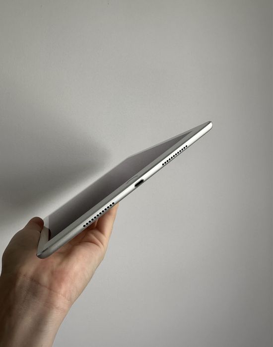 iPad Pro 9.7" (A1674), 32 GB  Wi-Fi+Cellular (Silver)