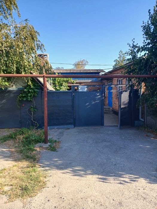 Продається будинок в с.Новомайське ,4 км. від Зарічного.