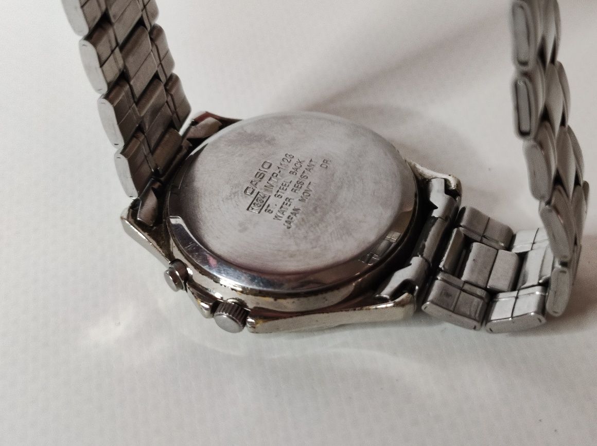 Часы от CASIO MTP 1123