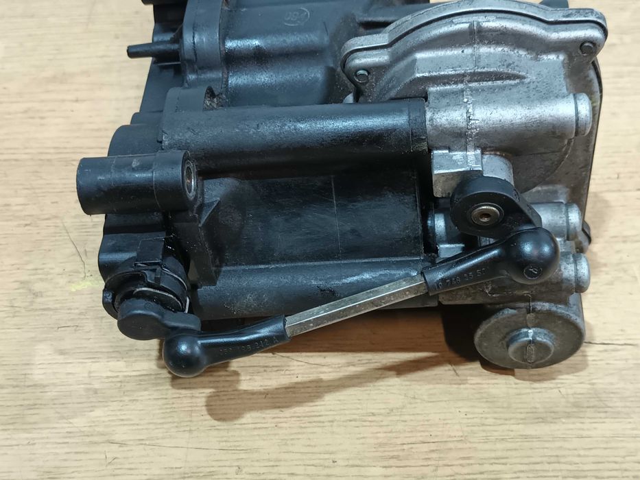 Kolektor ssący PRAWY nastawnik kolektora AUDI 2.7 3.0 TDI A6 C6 Q7 A4