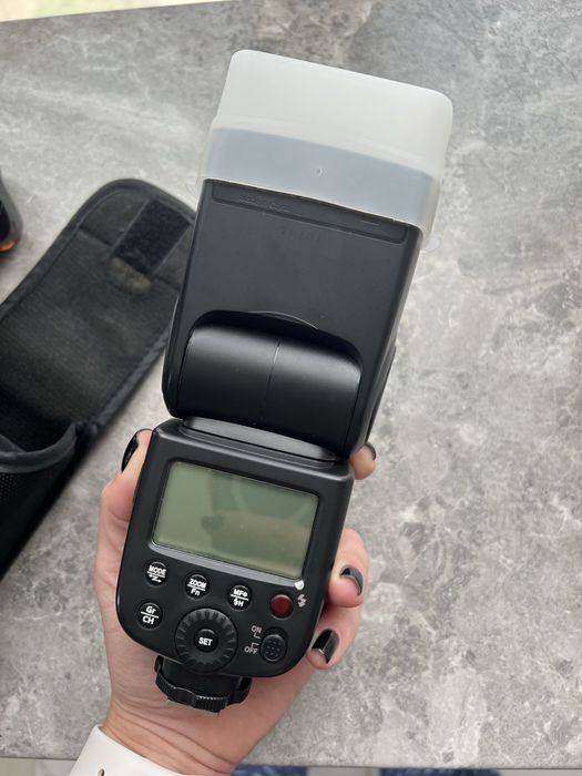 Вспишка Godox TT600