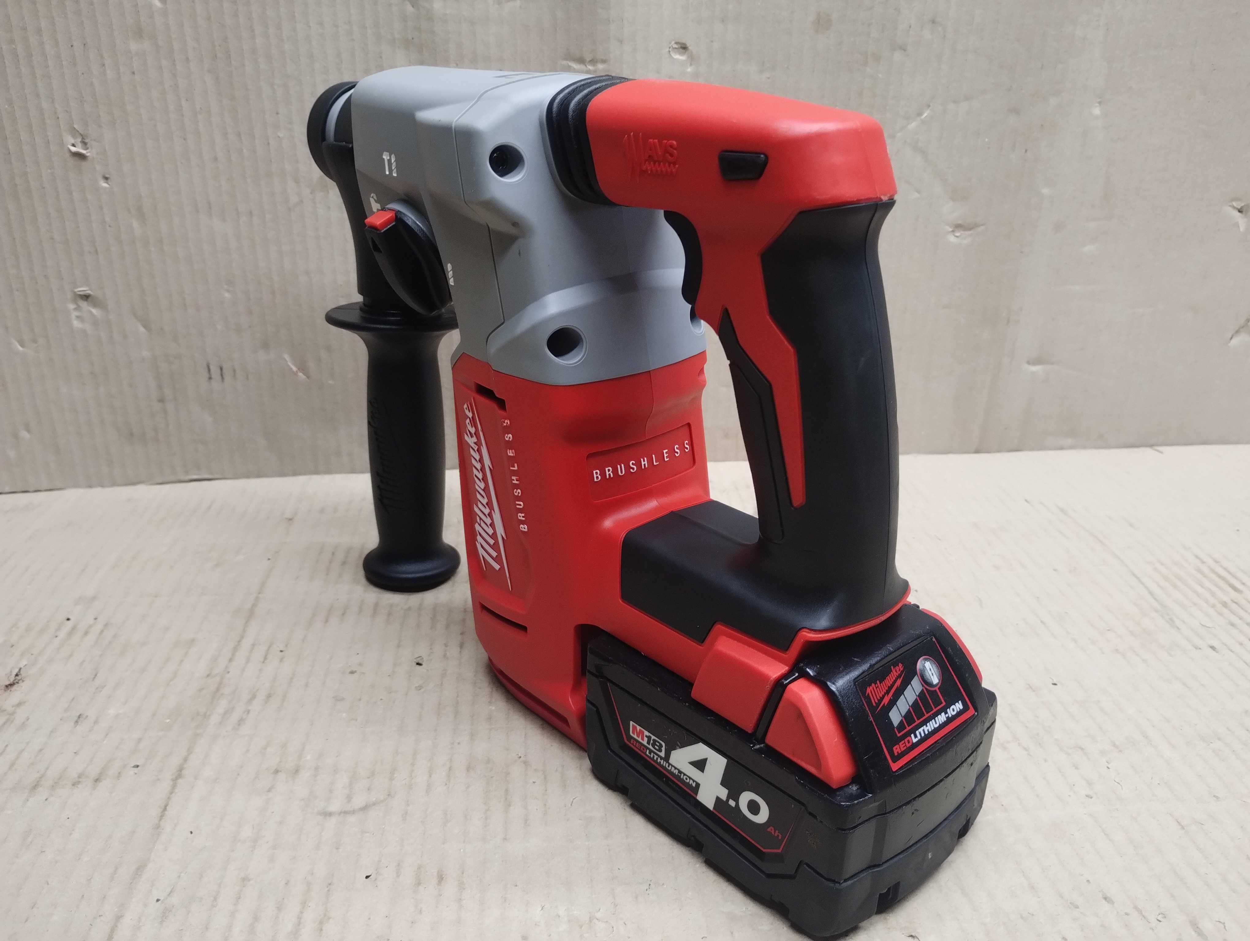 Młotowiertarka Milwaukee m18 BLH z 2024 roku 4.0Ah