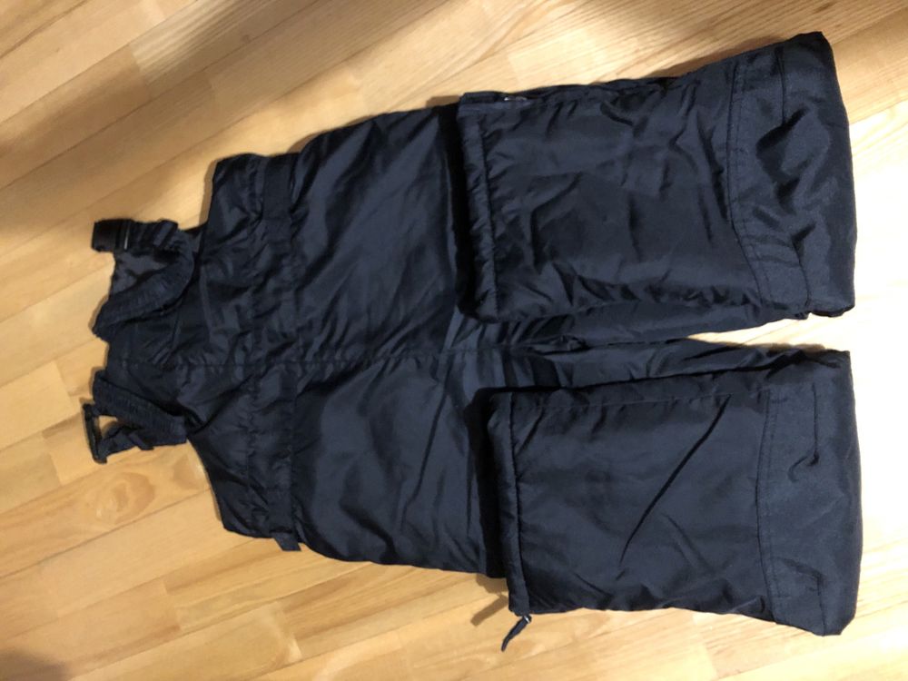 Spodnie narciarskie, czarne rozmiar 8-10 lat