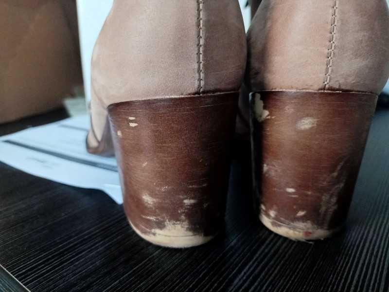 Beżowe botki zapada skórzane rozmiar 41