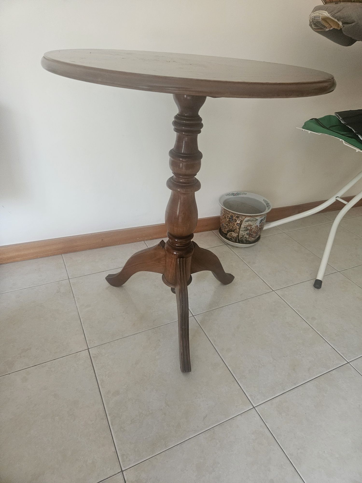 Mesa de centro castanha