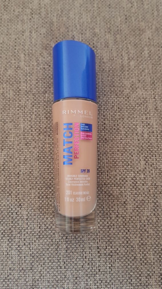 Podkład Rimmel Match Perfection 201 Classic Beige SPF 20