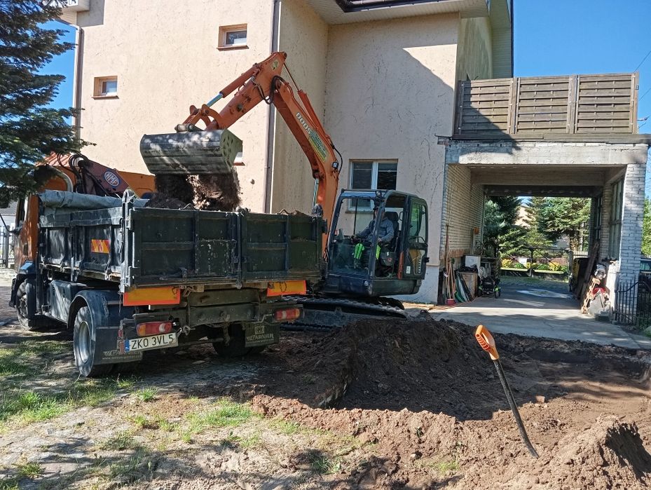 Prace ziemne,  Układanie płyt YOMB,ażurowych Polbruk Koparka+Wywrotka