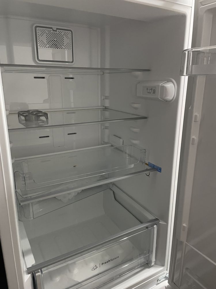Frigorifico combinado Indesit XIT8 T2E W