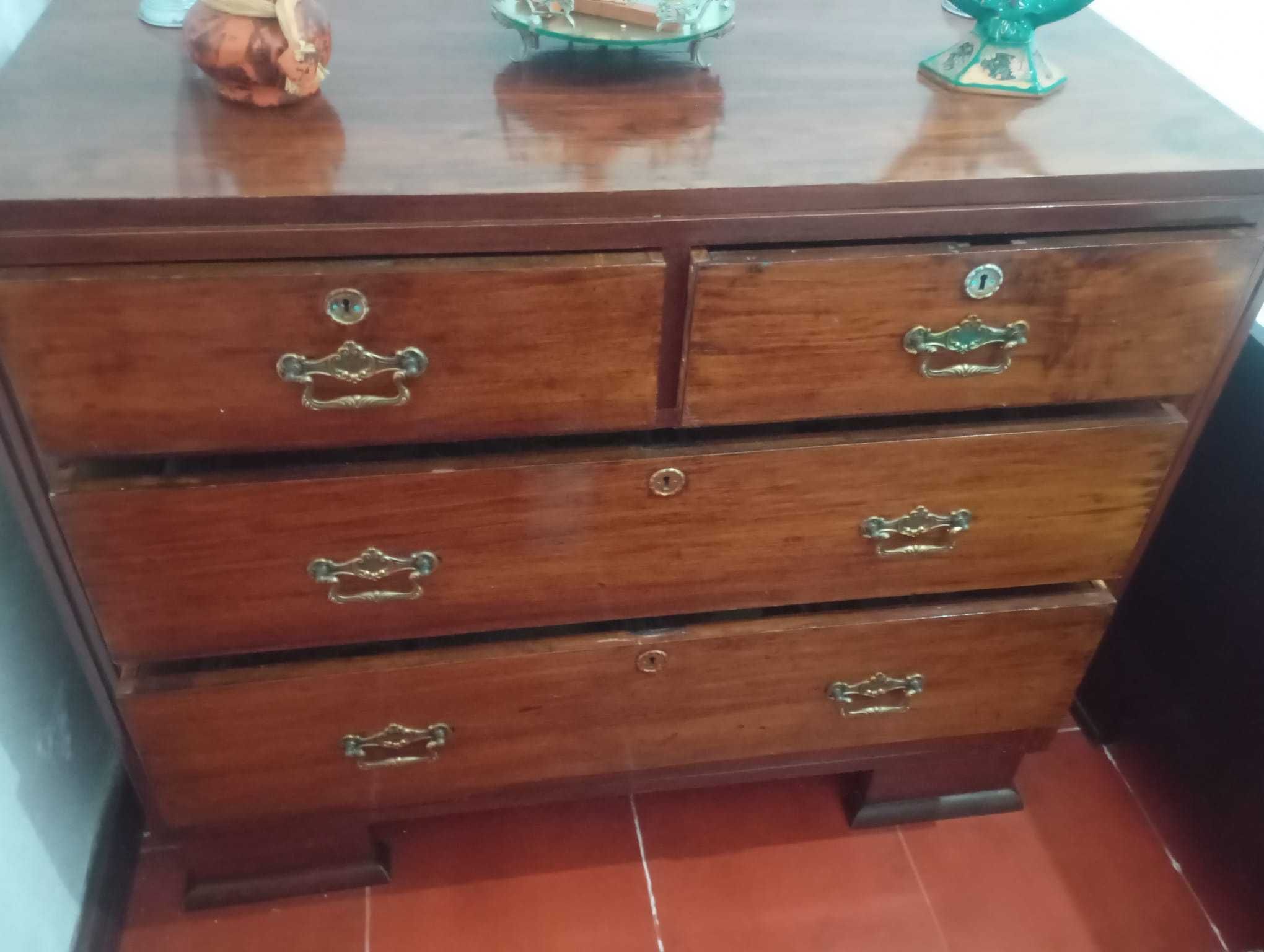 Quarto de cama em madeira antigo n.6