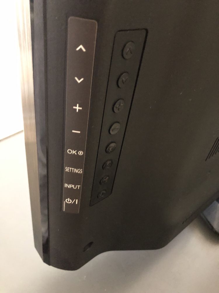 Telewizor LG 42 cale stan dobry, działa, małe ryski